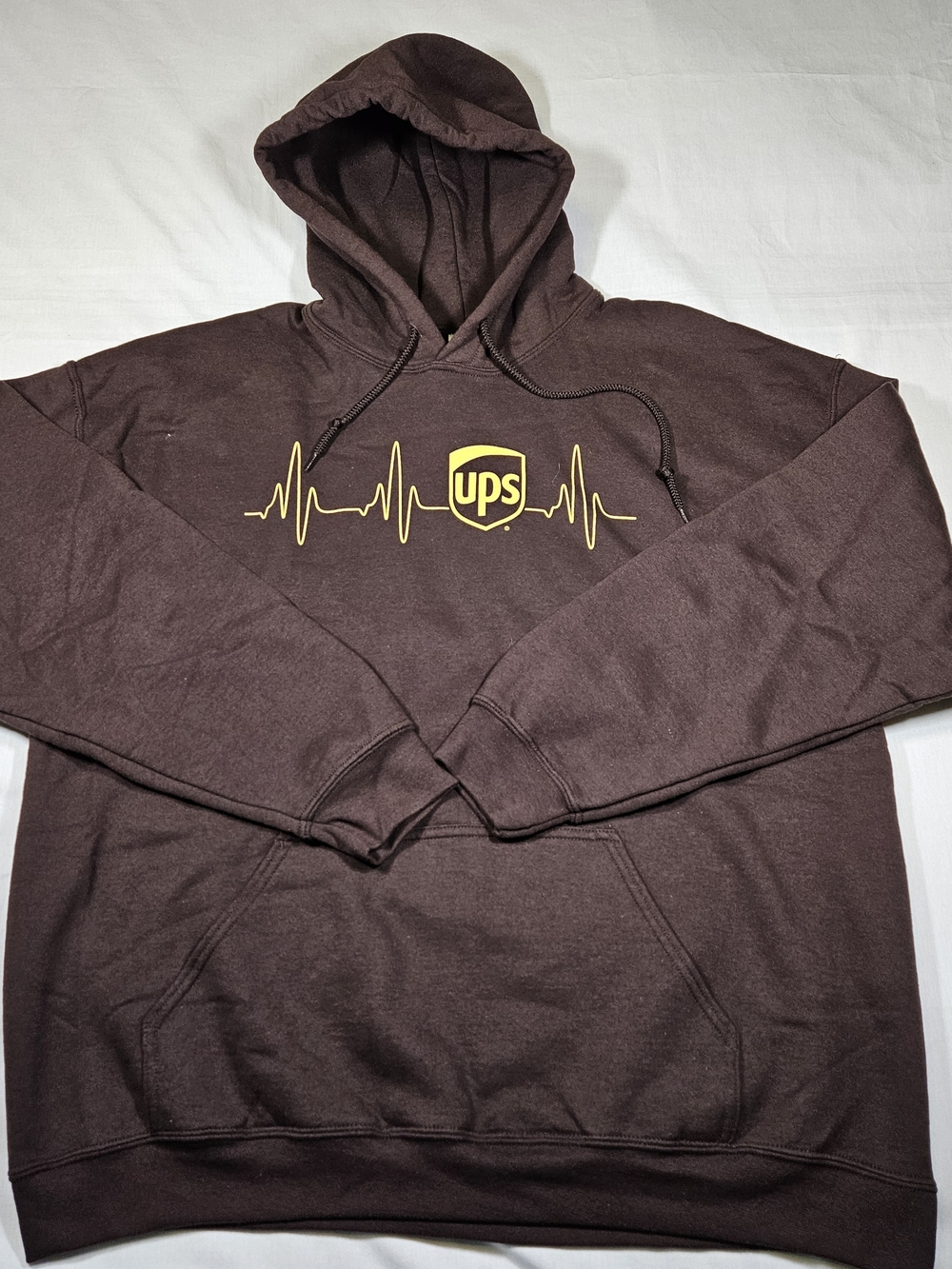 UPS Hoodie Sweatshirt XL Brown Yellow Heartbeat Pulse Logo Gildan Heavy Blend